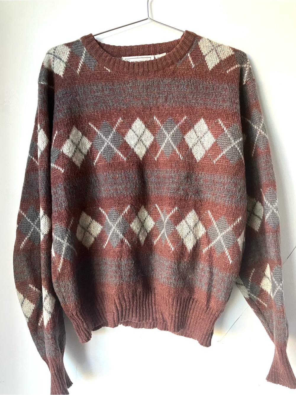 Vintage women’s 90’s Rust Argyle Crewneck Sweater